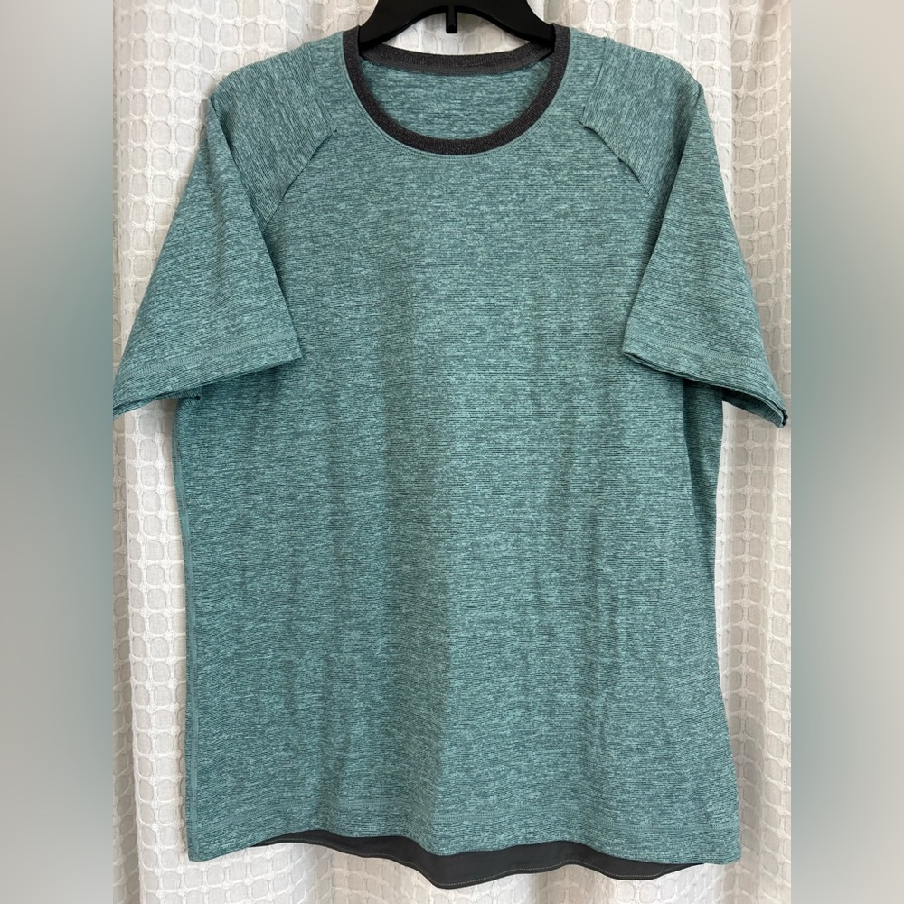 Lululemon Men’s athletic t-shirt | Aqua & Gray | large